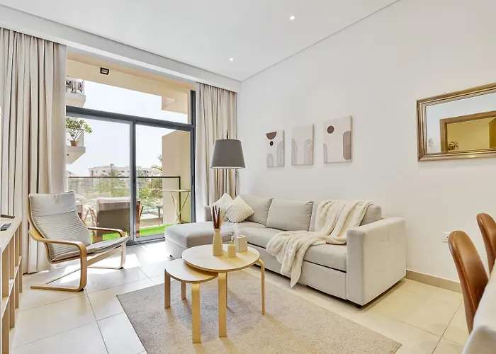 Serene 1Br Apt With Gym & Pool